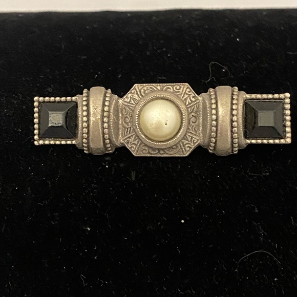 1928 Jewelry - 1928 silver tone bar pin with black stones and pearl